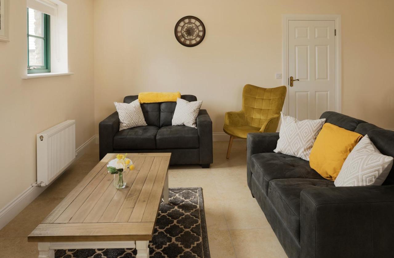 Ramelton Oakwell Holiday Village מראה חיצוני תמונה