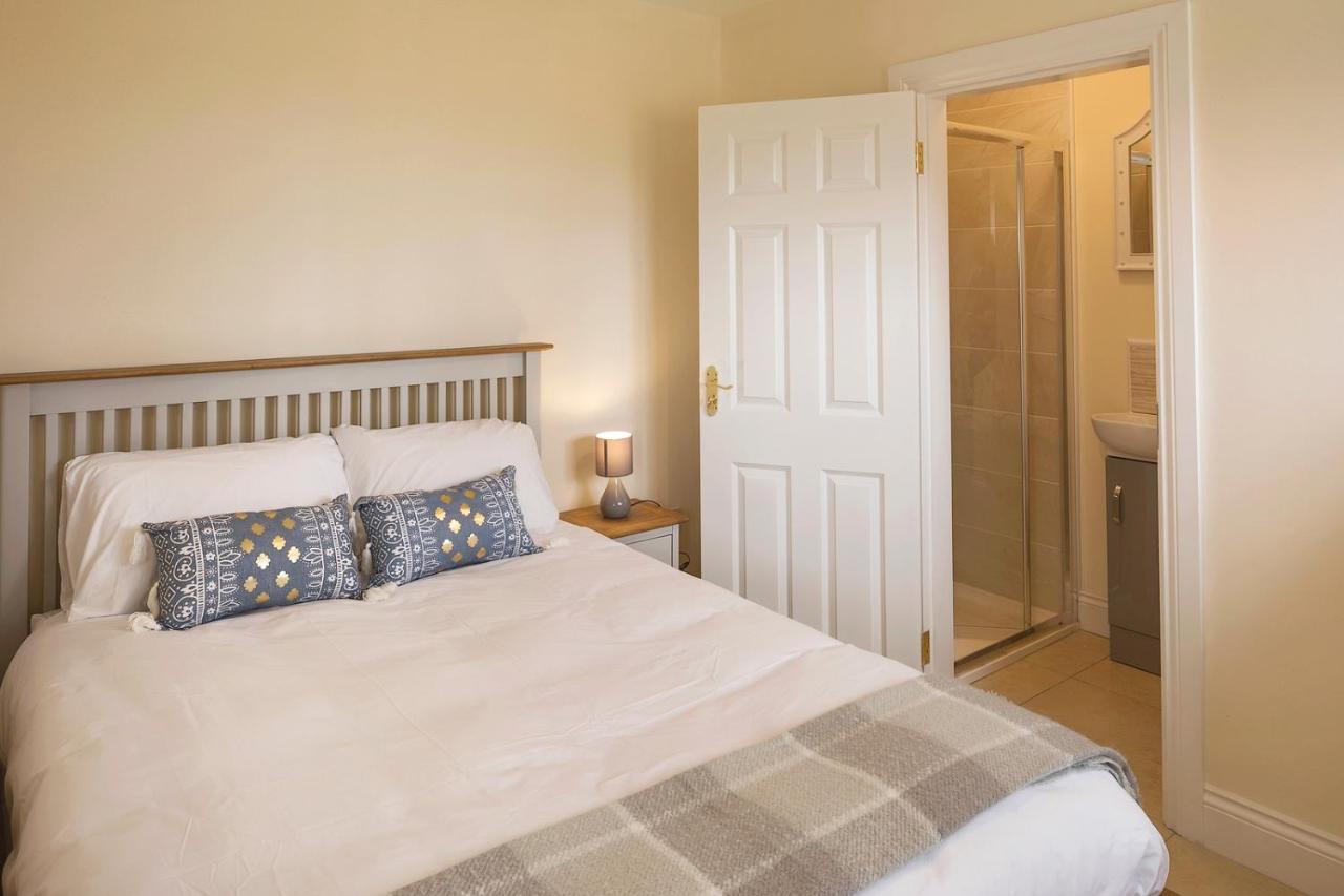 Ramelton Oakwell Holiday Village מראה חיצוני תמונה