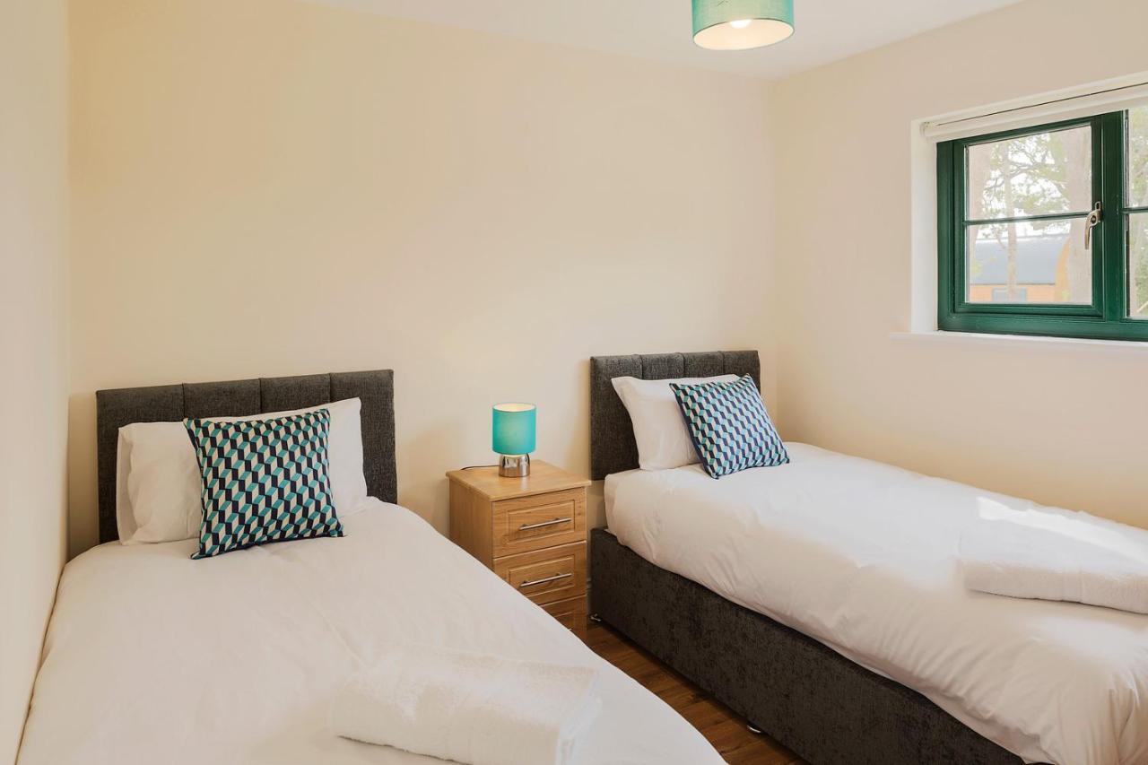 Ramelton Oakwell Holiday Village מראה חיצוני תמונה
